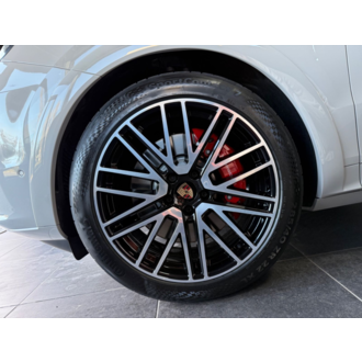 Porsche Cayenne Coupe GTS- Burmester, 2025