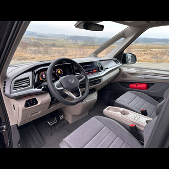 Volkswagen T7 Multivan 2.0 TSI Style 2025