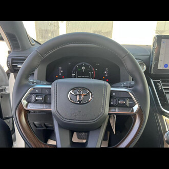 Toyota Land Cruiser GXR, 2025
