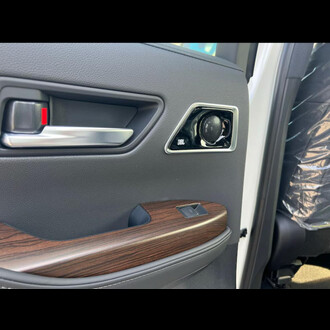Toyota Land Cruiser GXR, 2025