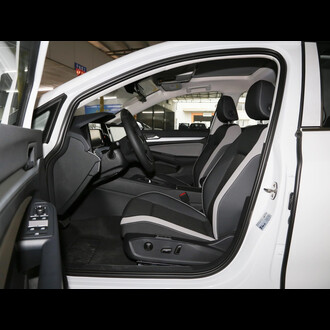 Volkswagen Golf 2024 300TSI R-Line