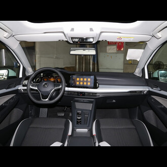 Volkswagen Golf 2024 300TSI R-Line