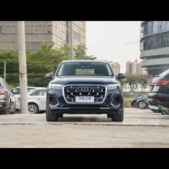 Audi Q7 2024 модель 45 TFSI quattro S line премиум-класса