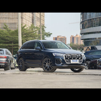 Audi Q7 2024 модель 45 TFSI quattro S line премиум-класса