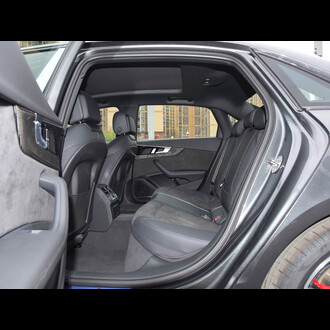 Audi A4L 2025 2 million units of the Enjoyable Edition 45 TFSI quattro Selected Dynamic Edition