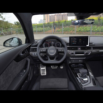Audi A4L 2025 2 million units of the Enjoyable Edition 45 TFSI quattro Selected Dynamic Edition