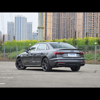 Audi A4L 2025 2 million units of the Enjoyable Edition 45 TFSI quattro Selected Dynamic Edition