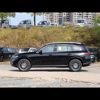 Mercedes-Benz GLC 300 Dynamic 5 seaters
