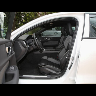 Volvo S60 2025 B4 Zhiyuan Sports Edition
