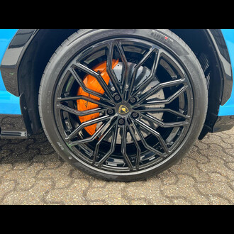 Lamborghini Urus SE 2025