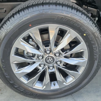 Toyota Land Cruiser 3.3 AT, 2025