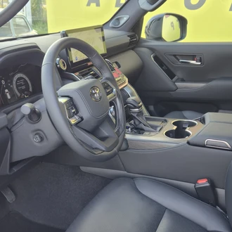 Toyota Land Cruiser 3.3 AT, 2025