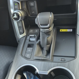 Toyota Land Cruiser 3.3 AT, 2025