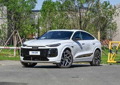 AUDI Q6 2025г