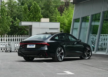 Audi RS7 2025г